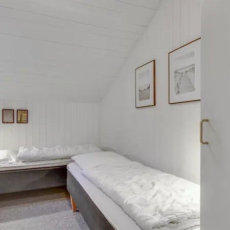 Jensen - 700m To The Fjord By Interhome